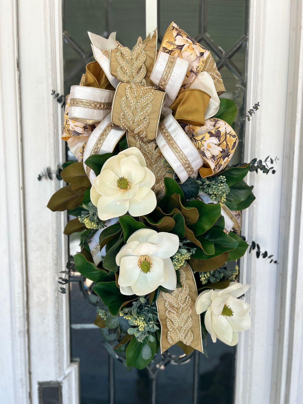 The Southern Heirloom Magnolia Swag image 3