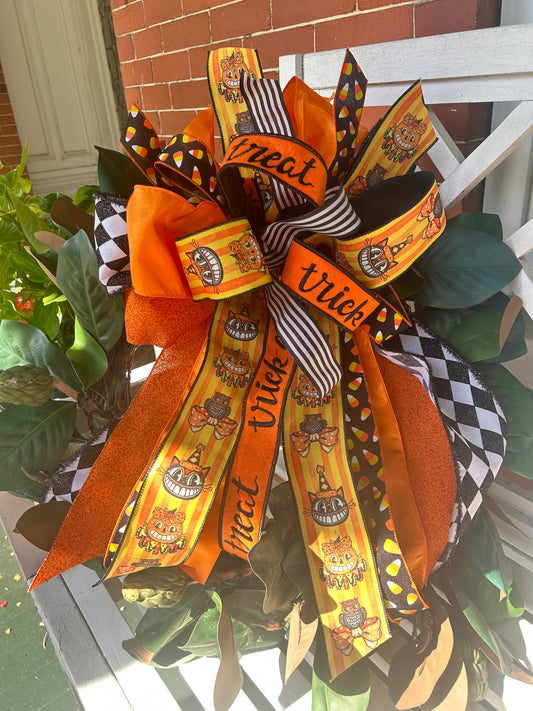 Vintage Halloween Trick or Treat Bow