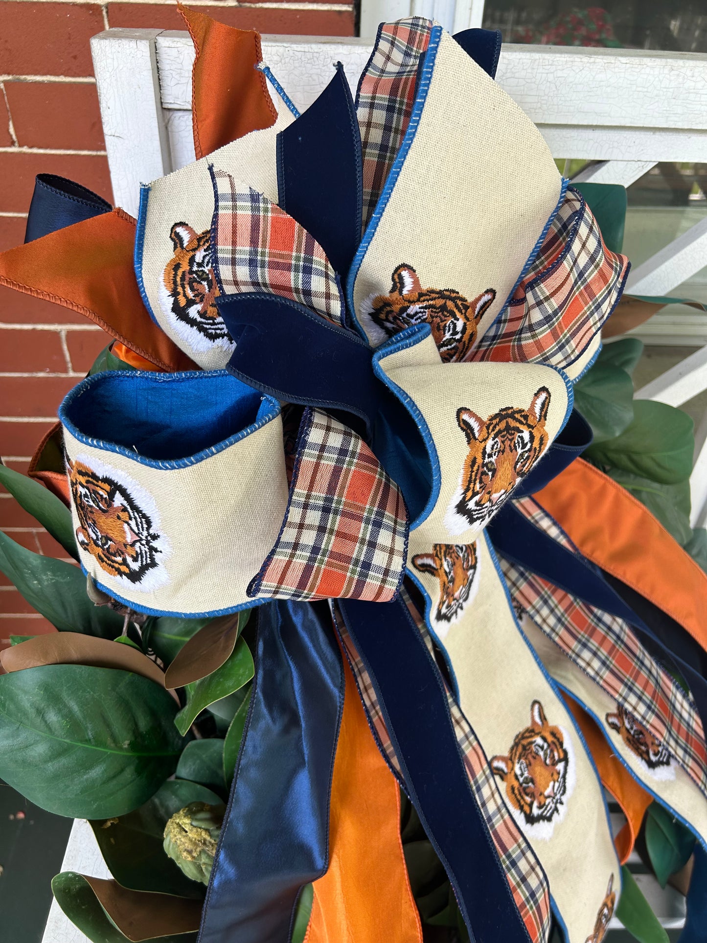 Auburn Collegiate Bow